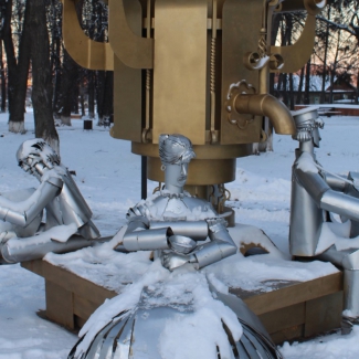 Памятник «У самовара» в селе Суксун Пермского края
